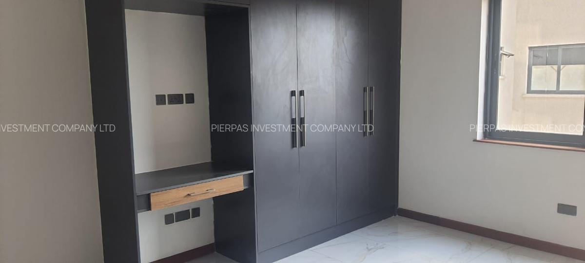 4 Bed Townhouse with En Suite in Lavington - 19