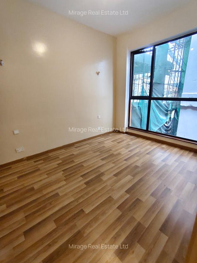 4 Bed Apartment with Swimming Pool in Parklands - 7