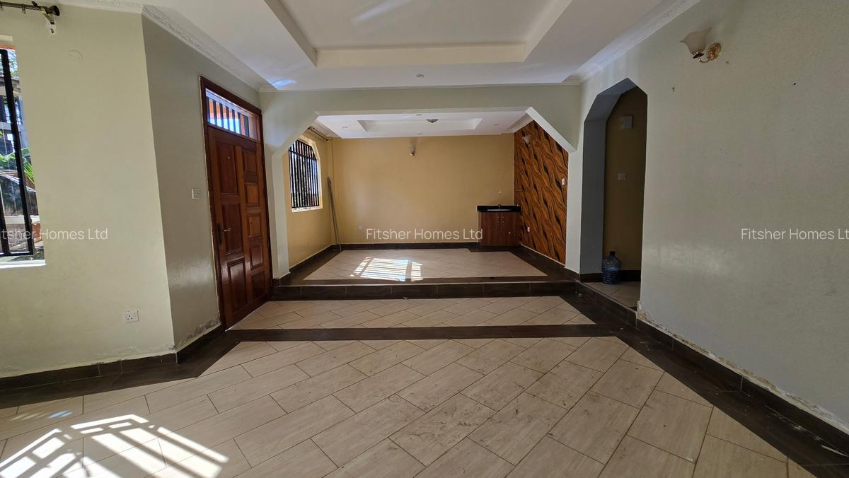 3 Bed House with En Suite in Garden Estate - 4