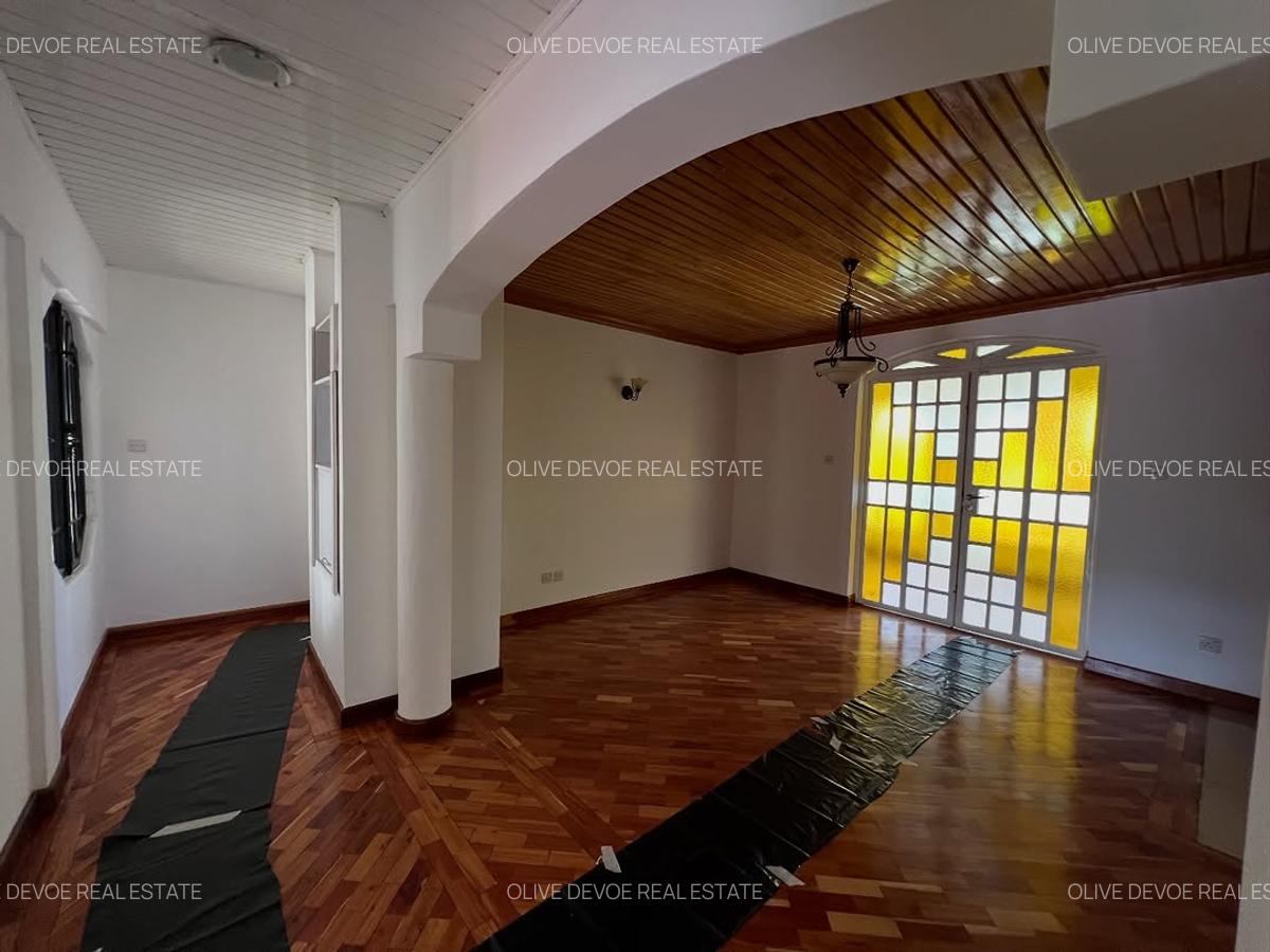 4 Bed House with En Suite in Gigiri - 5