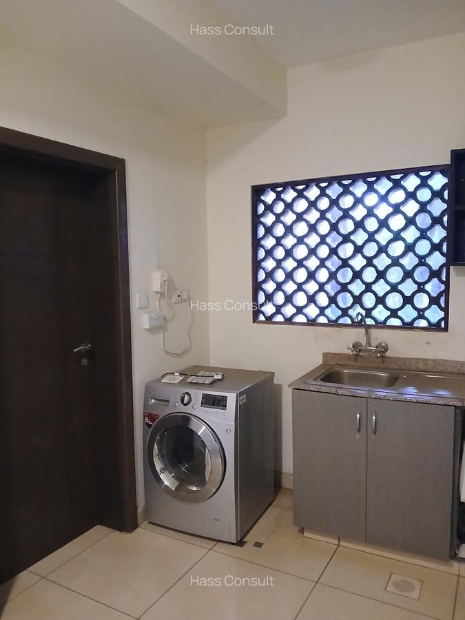 4 Bed Apartment with En Suite at Riverside Drive - 14