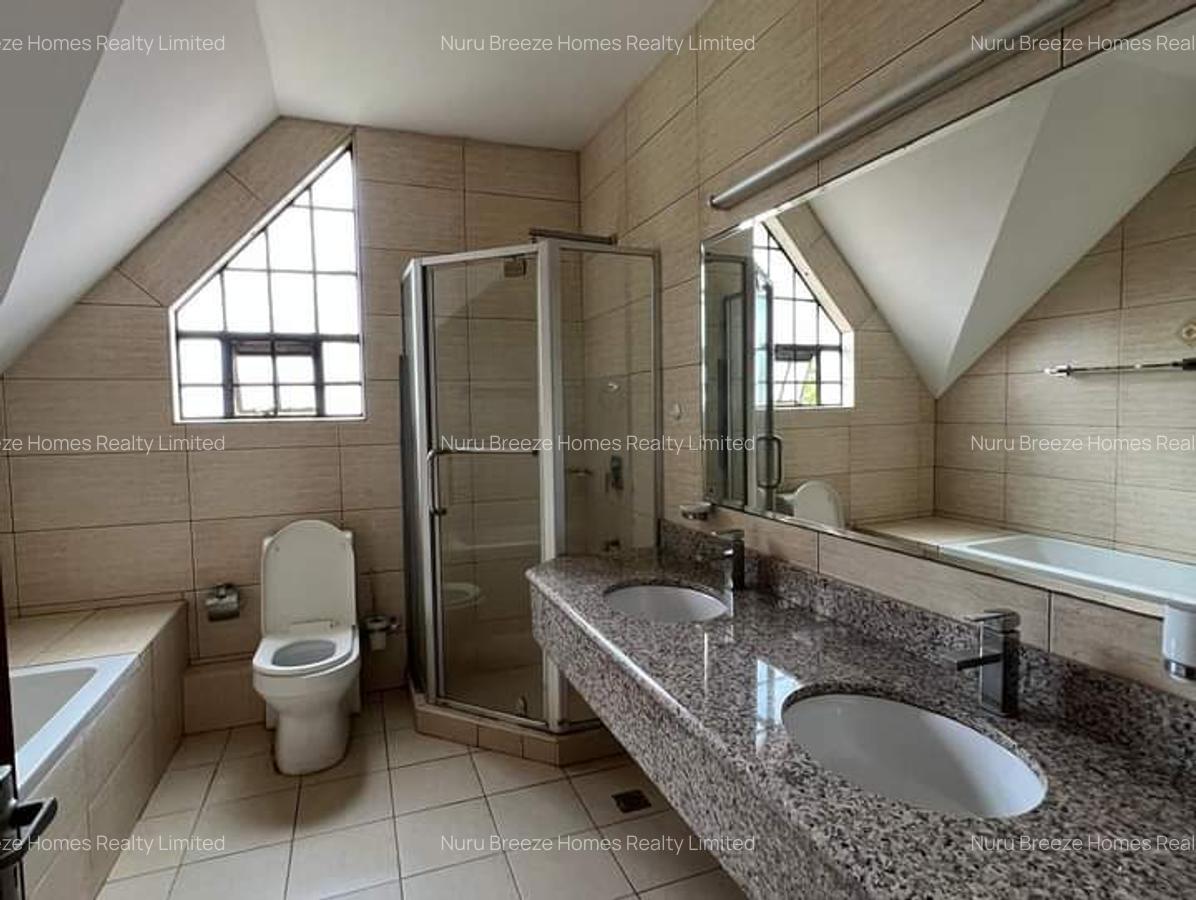 4 Bed Townhouse with En Suite in Lavington - 6