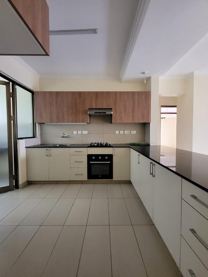 3 Bed Apartment with En Suite in Garden Estate - 4