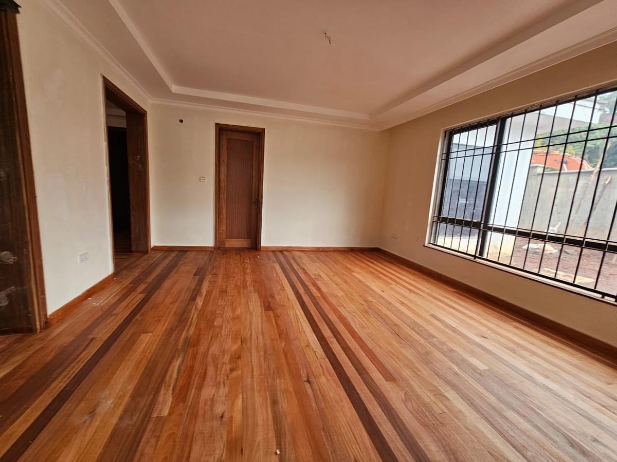 6 Bed House with En Suite in Loresho - 8