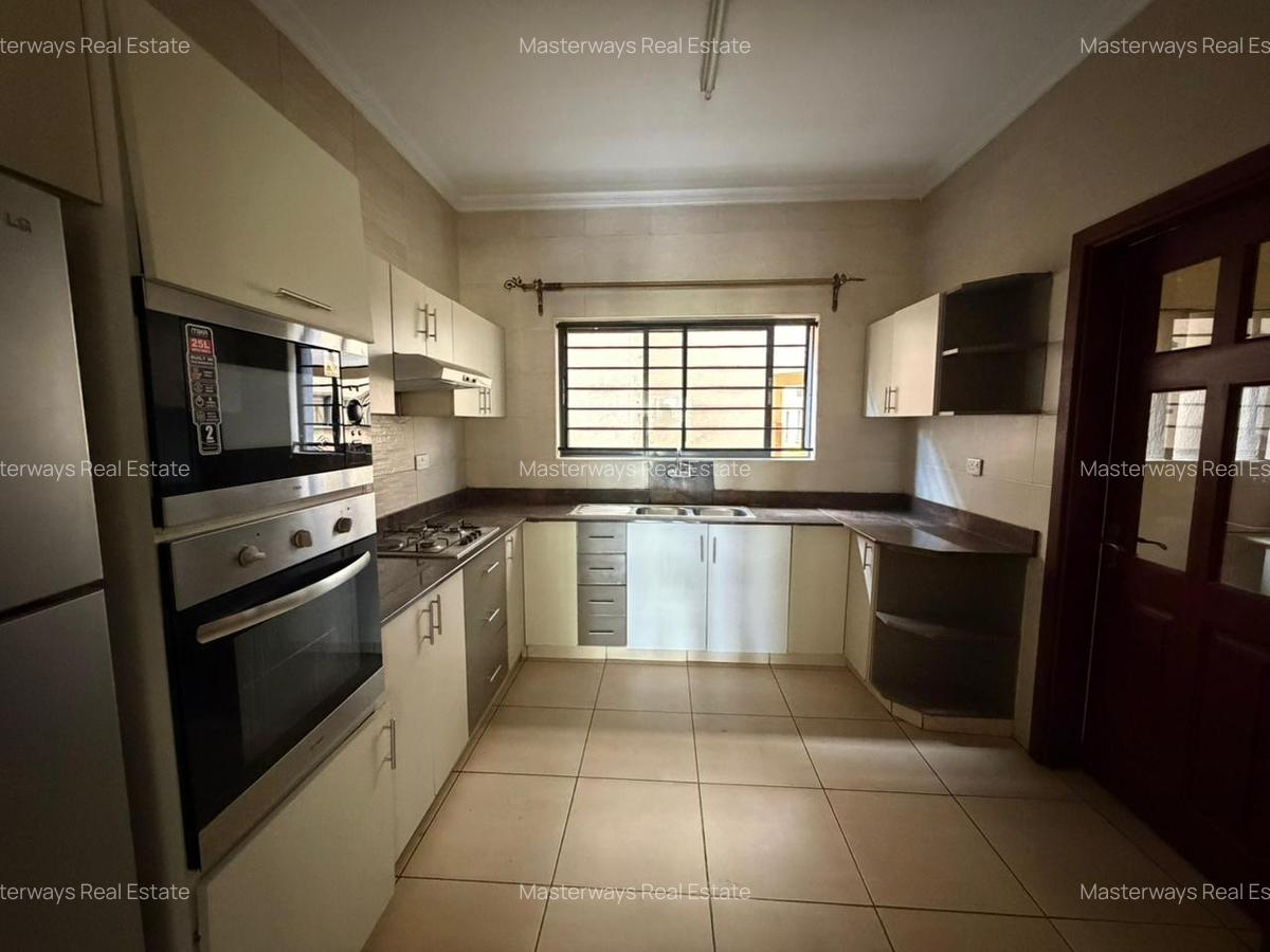 3 Bed Apartment with En Suite in Westlands Area - 4