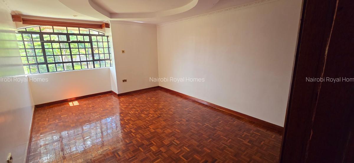 4 Bed Townhouse with En Suite at Lavington Convent Drive - 13