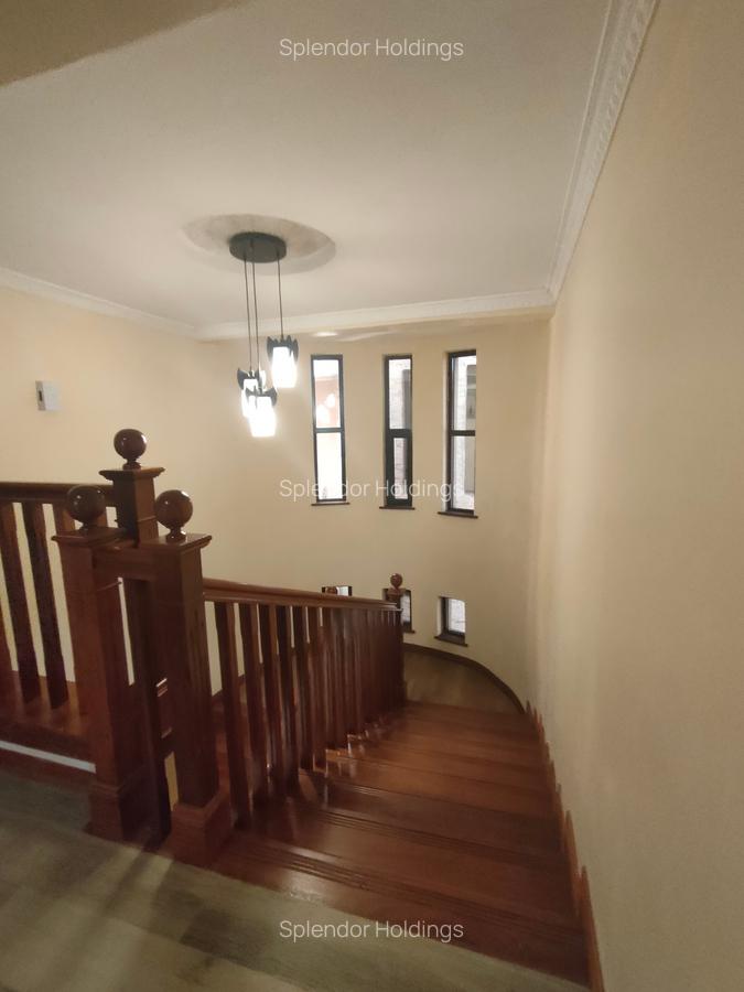 5 Bed Townhouse with En Suite in Lavington - 8