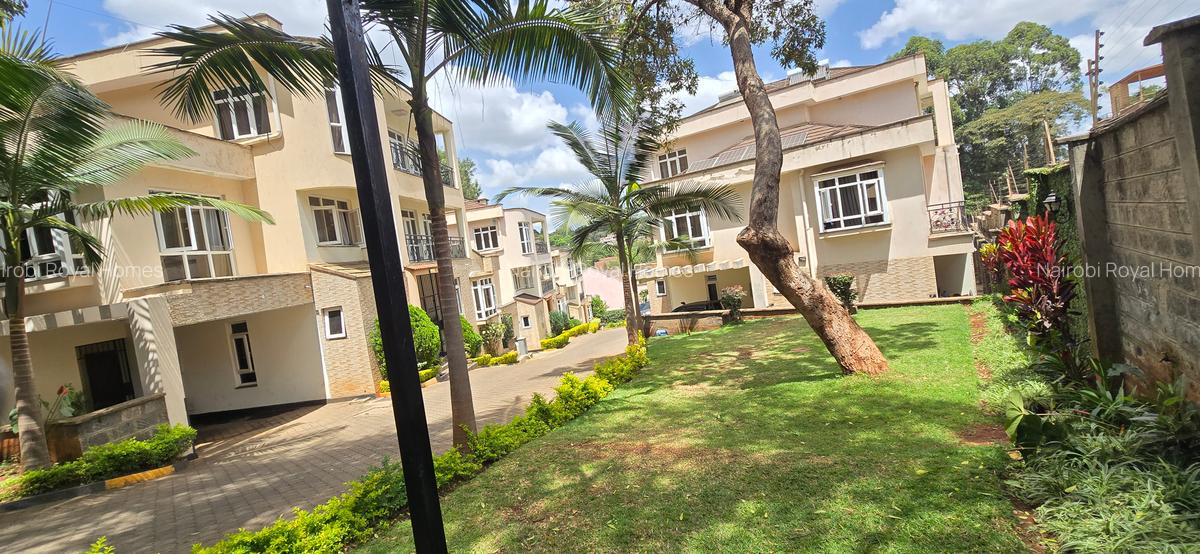 5 Bed Townhouse with En Suite at Lavington Green - 4