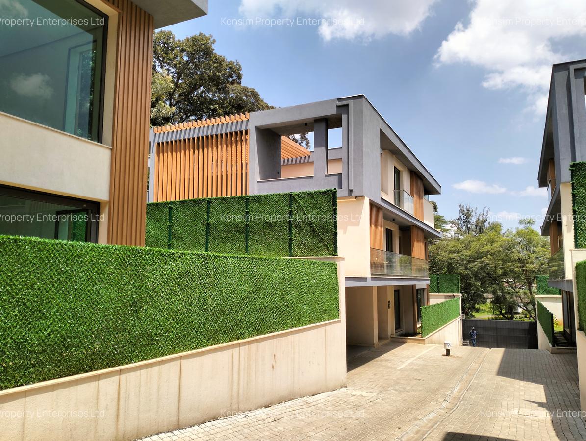 5 Bed Townhouse with En Suite in Lavington - 1