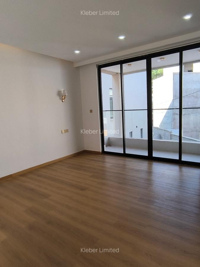 5 Bed Villa with En Suite in Lavington - 16