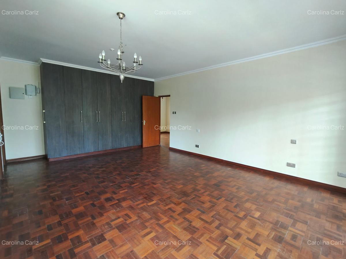 5 Bed House with En Suite in Lake View - 20