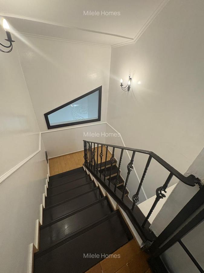 4 Bed Townhouse with En Suite at Grevillea Groove - 9