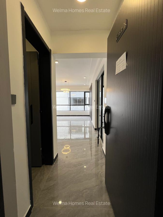 2 Bed Apartment with En Suite in Lavington - 8