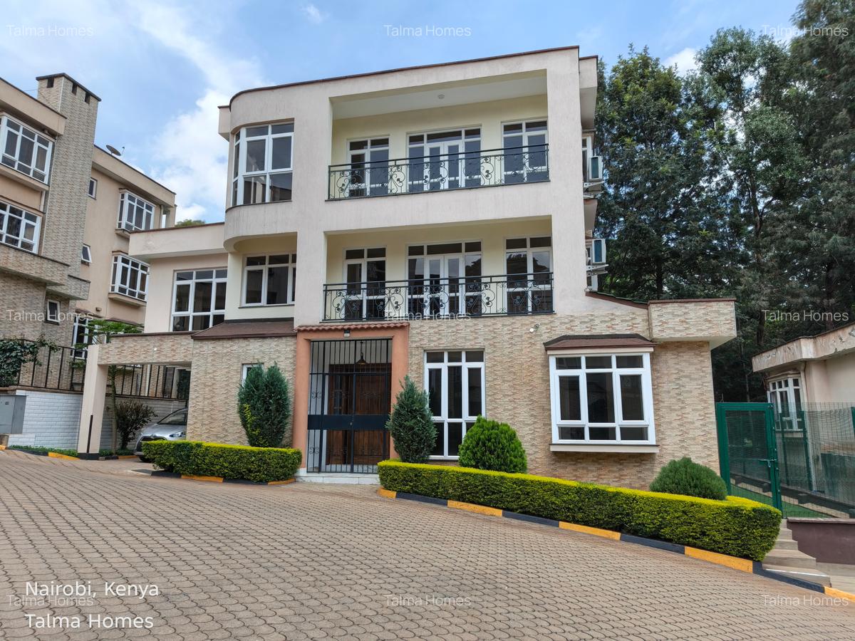 6 Bed Townhouse with En Suite at Lavington - 18