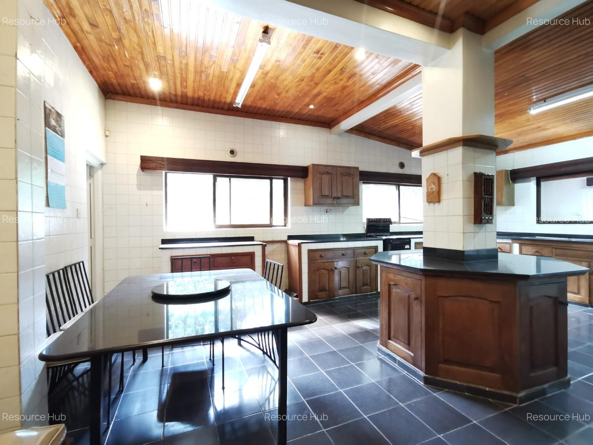 4 Bed Townhouse with En Suite at Spring Valley - 9