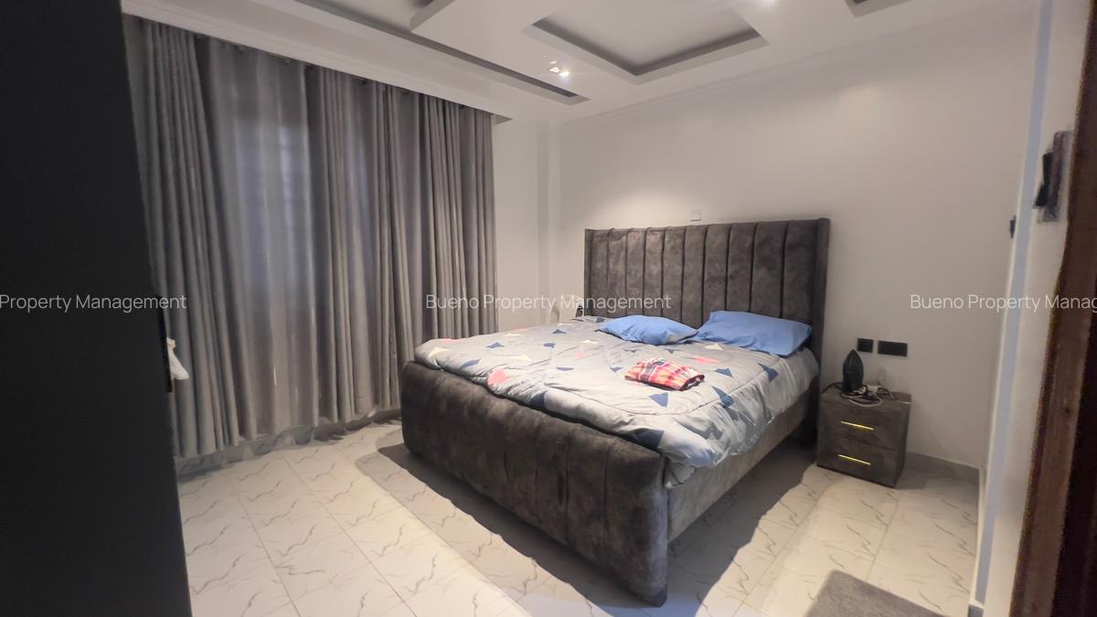 5 Bed House with En Suite at Croton Ridge - 13