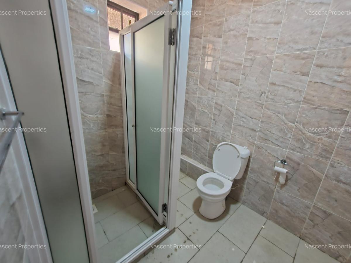 5 Bed Townhouse with En Suite in Kyuna - 17