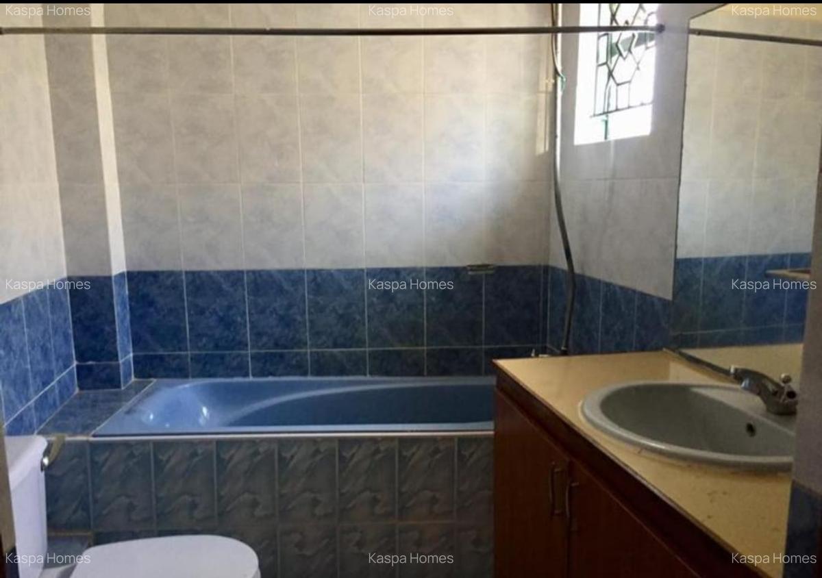 5 Bed Villa with En Suite in Lavington - 15