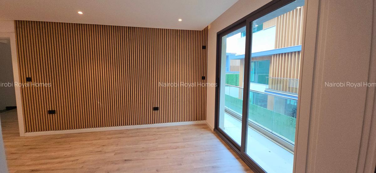 5 Bed Townhouse with En Suite at Lavington Green - 17