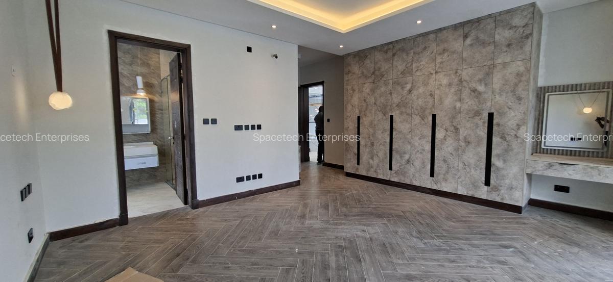 5 Bed House with En Suite in Nyari - 9