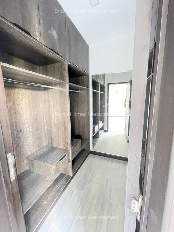 3 Bed Apartment with En Suite in Riverside - 11