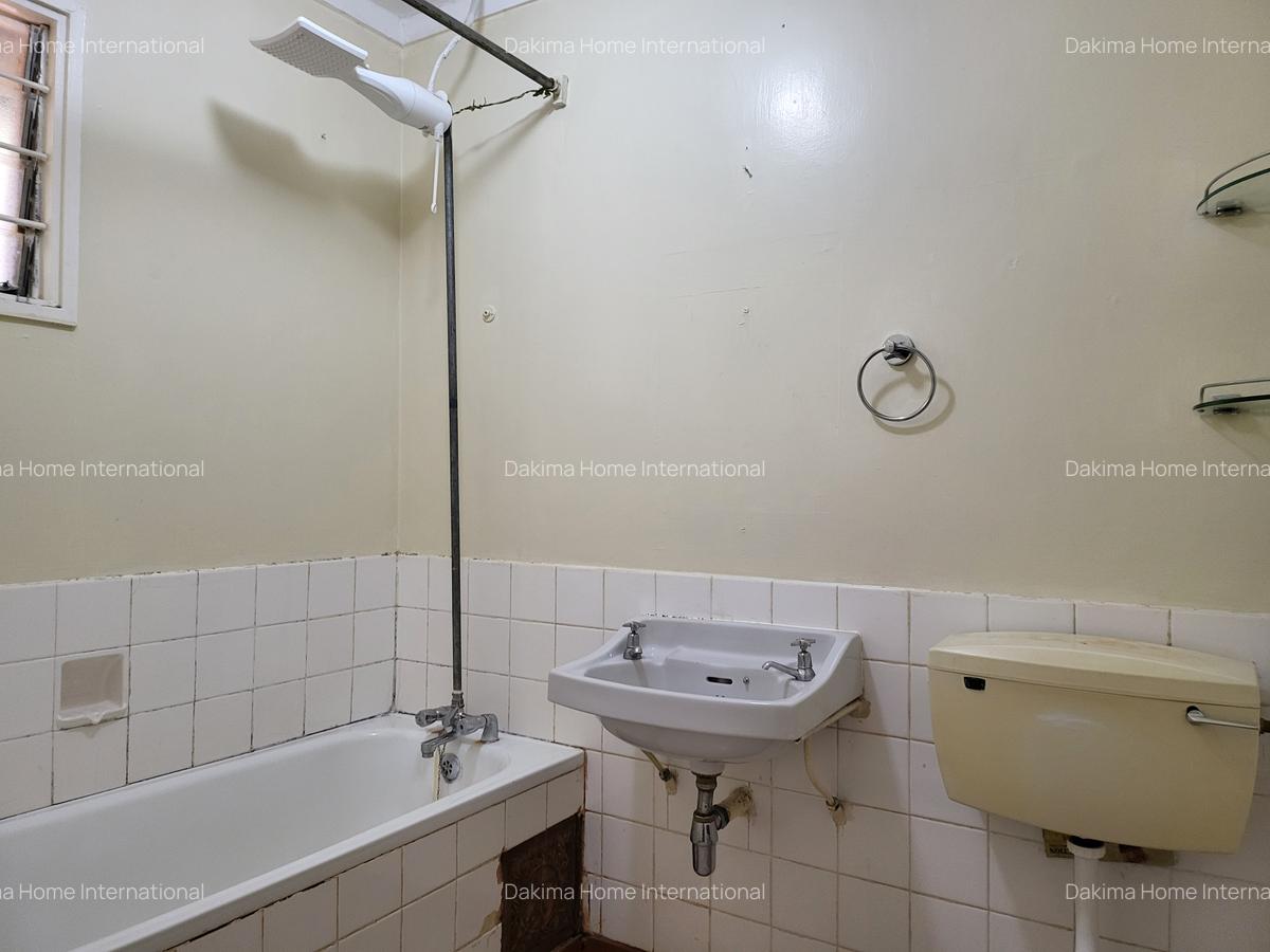 4 Bed House with En Suite in Loresho - 14