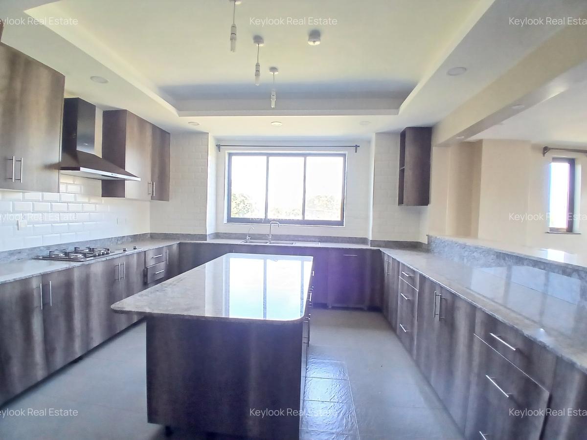 4 Bed Apartment with En Suite at Lavington - 5