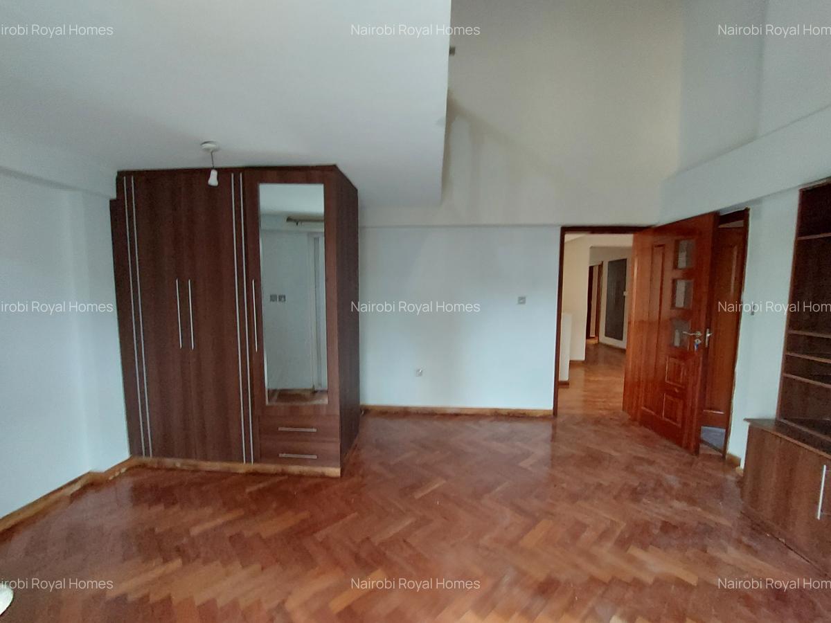 5 Bed Townhouse with En Suite at Convent Drive - 13