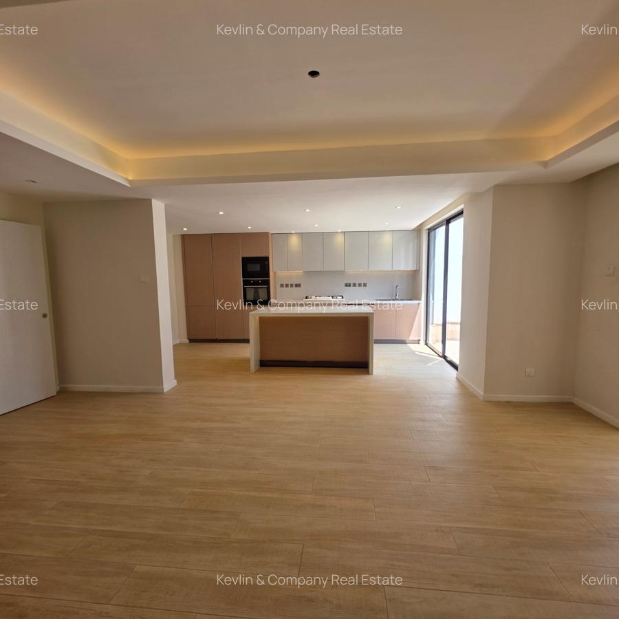 6 Bed Villa with En Suite in Kyuna - 5