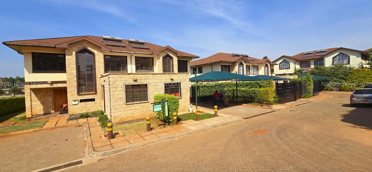 5 Bed Townhouse with En Suite at Edenville - 5