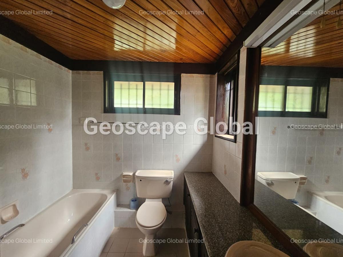 3 Bed Townhouse with En Suite in Spring Valley - 2