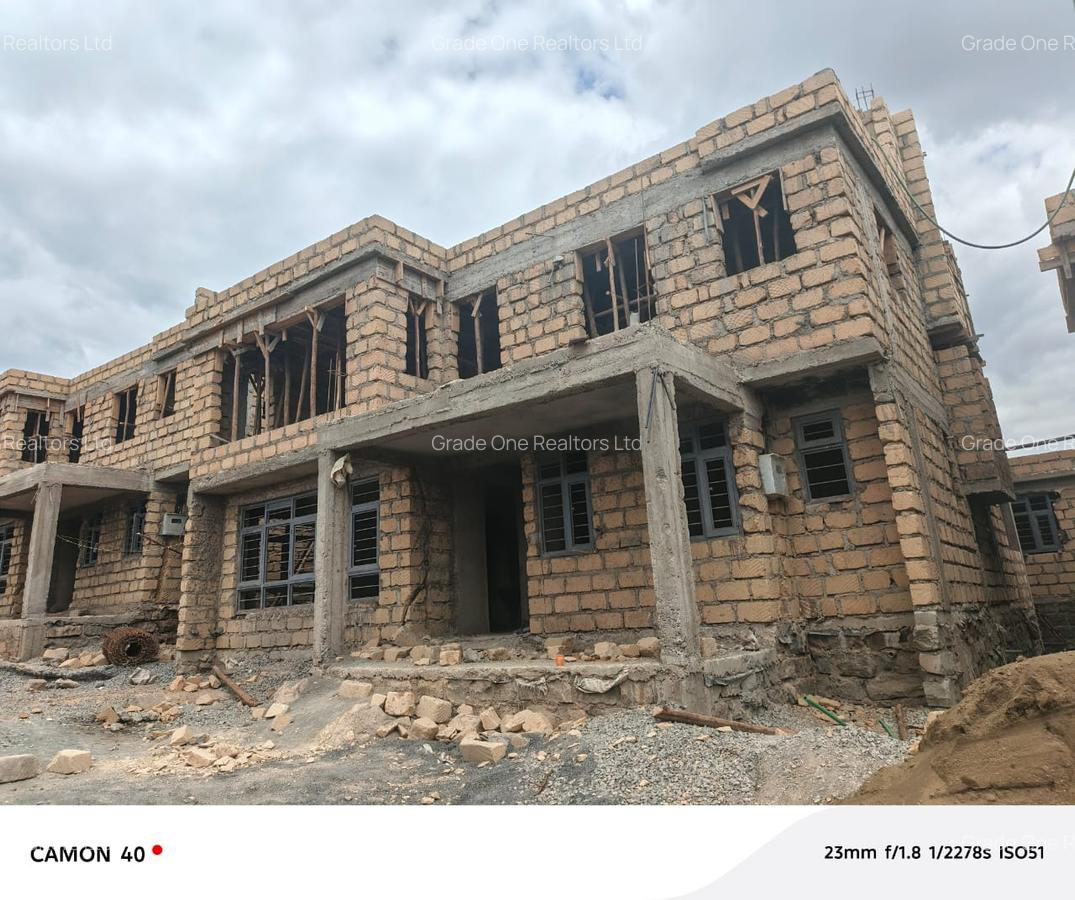 5 Bed Villa with En Suite at Karai - 9