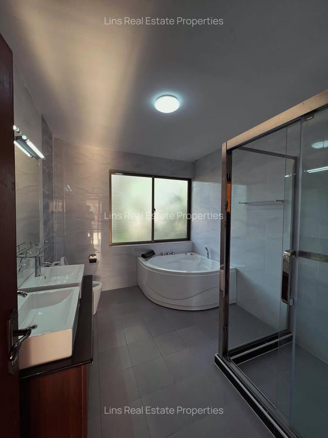 5 Bed Townhouse with En Suite in Lavington - 11