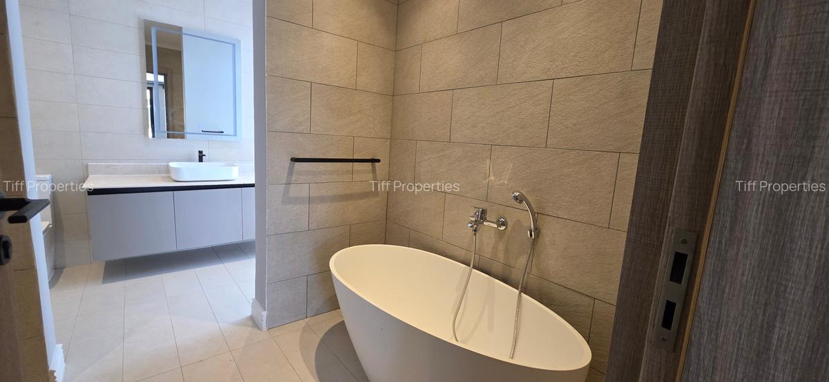 5 Bed Townhouse in Runda - 9