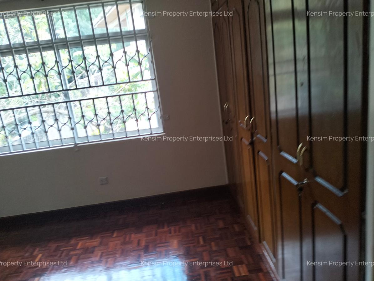 5 Bed Townhouse with En Suite in Lavington - 12