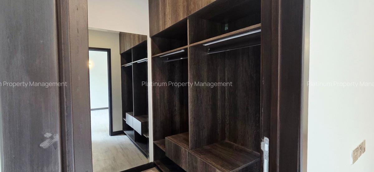 3 Bed Apartment with En Suite at Riverside - 13