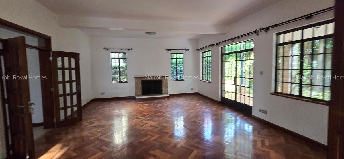 5 Bed Townhouse with En Suite at Lavington Green - 7