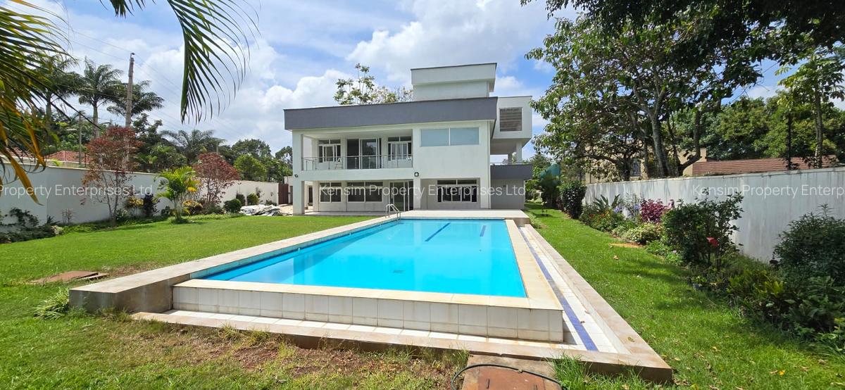 5 Bed House with En Suite in Runda - 1