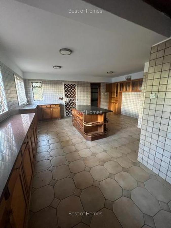 4 Bed Townhouse with En Suite in Lavington - 7