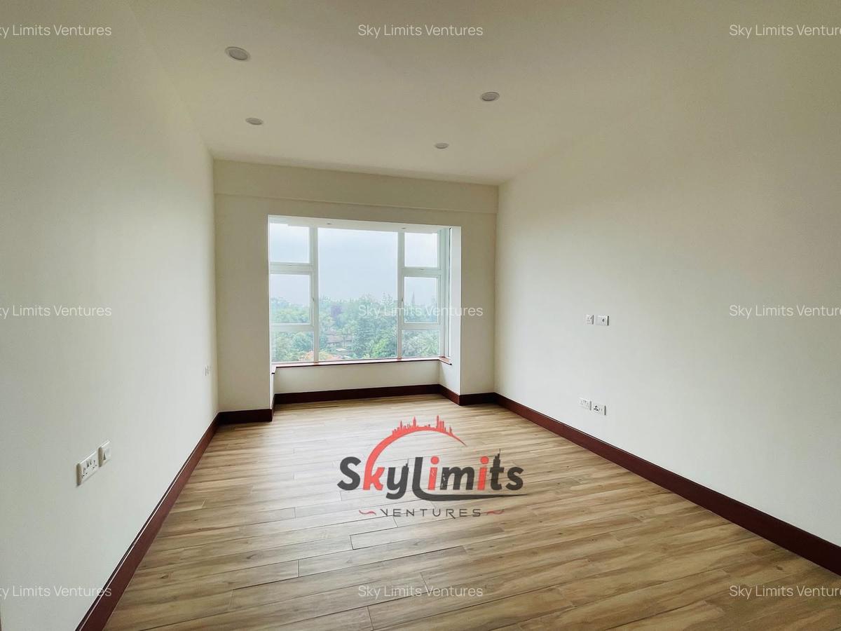 3 Bed Apartment with En Suite in Parklands - 9