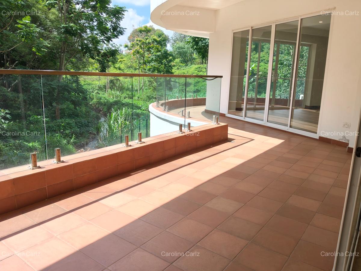 4 Bed Apartment with En Suite at City Park Drive - 10