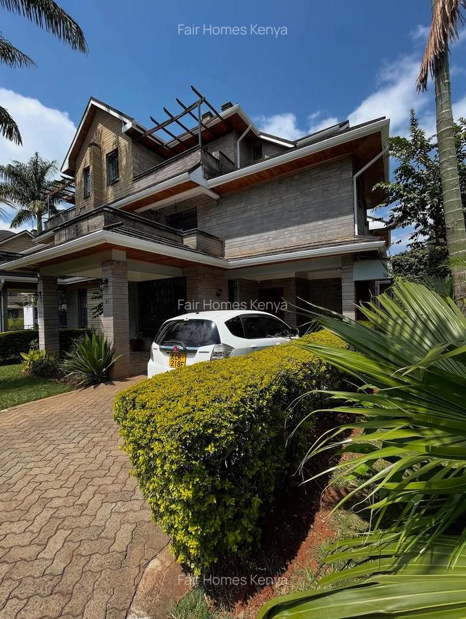 5 Bed Townhouse with En Suite at Lavington Green - 1