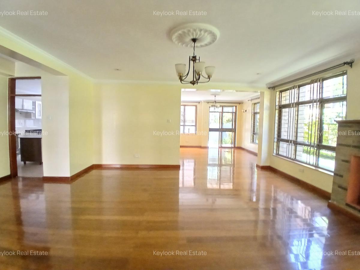 5 Bed Townhouse with En Suite at Lavington - 7