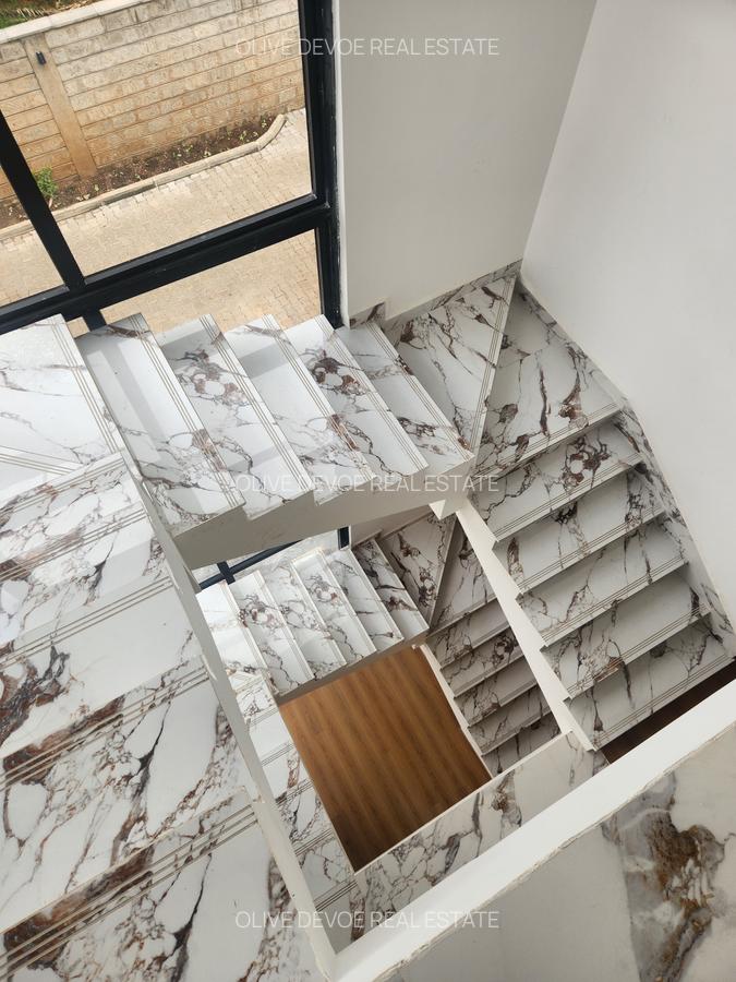 5 Bed Townhouse with En Suite in Lavington - 13