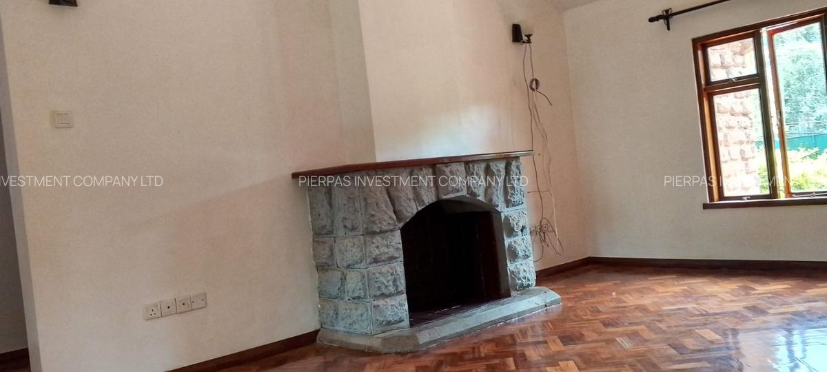 5 Bed Townhouse with En Suite in Karen - 12