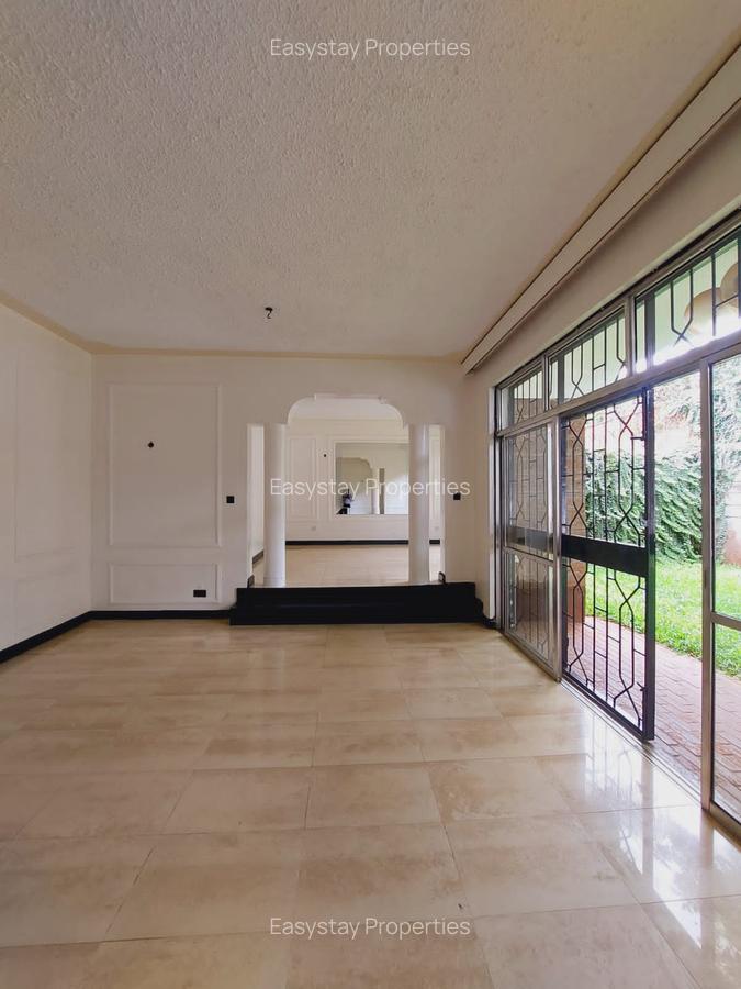 5 Bed Townhouse with En Suite in Riverside - 2