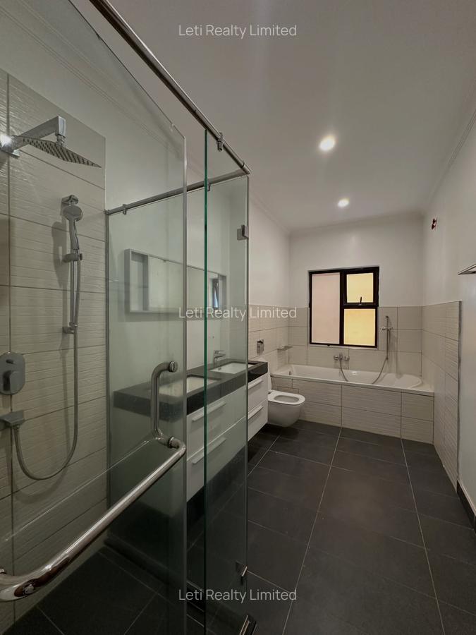 5 Bed Townhouse with En Suite in Kileleshwa - 6