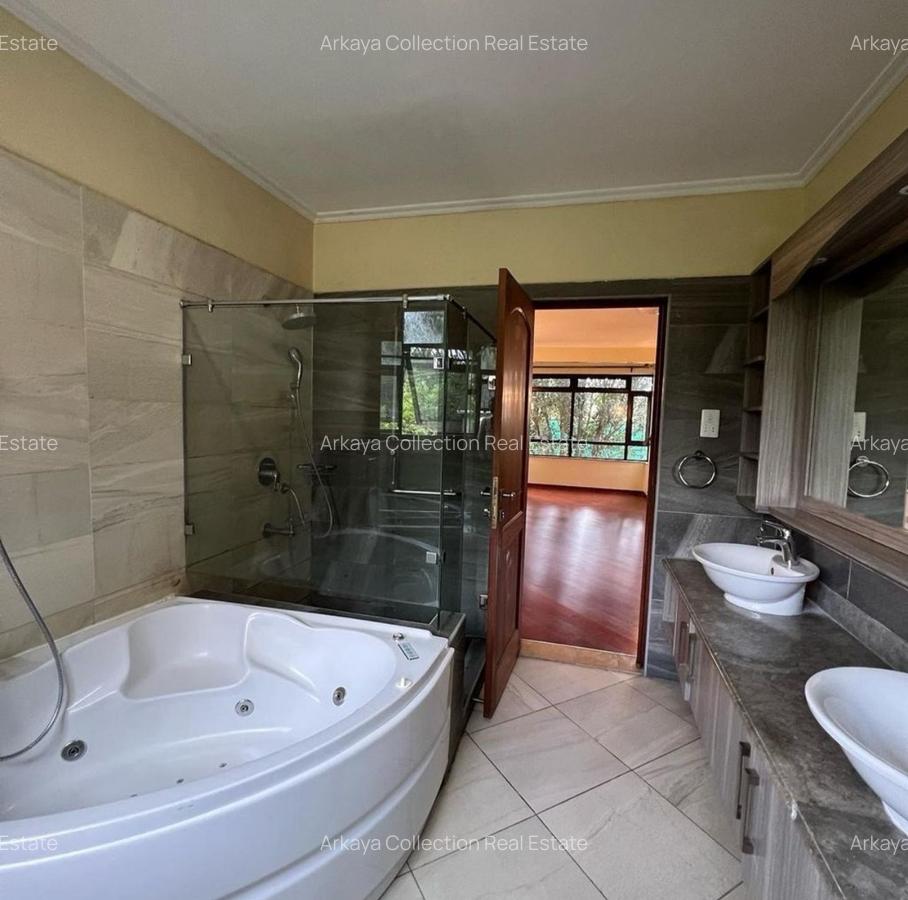 5 Bed House with En Suite in Lavington - 7