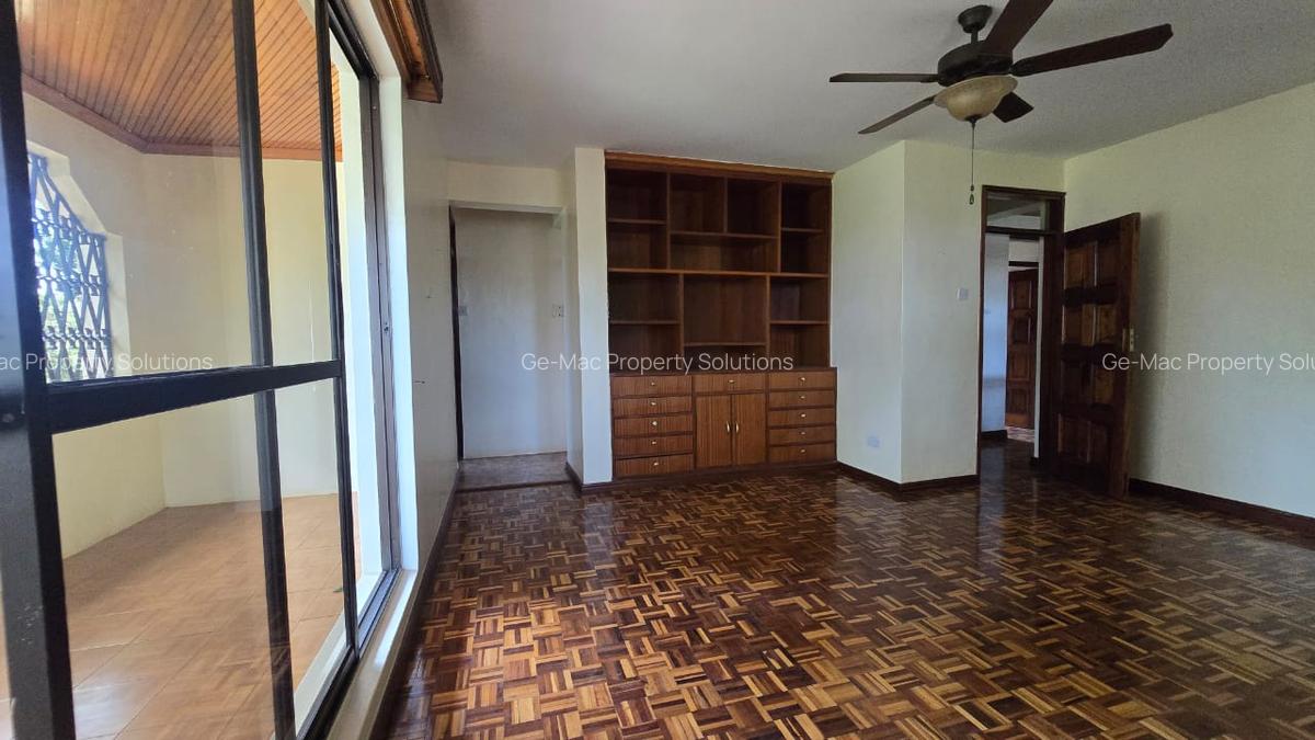 4 Bed House with En Suite in Runda - 16