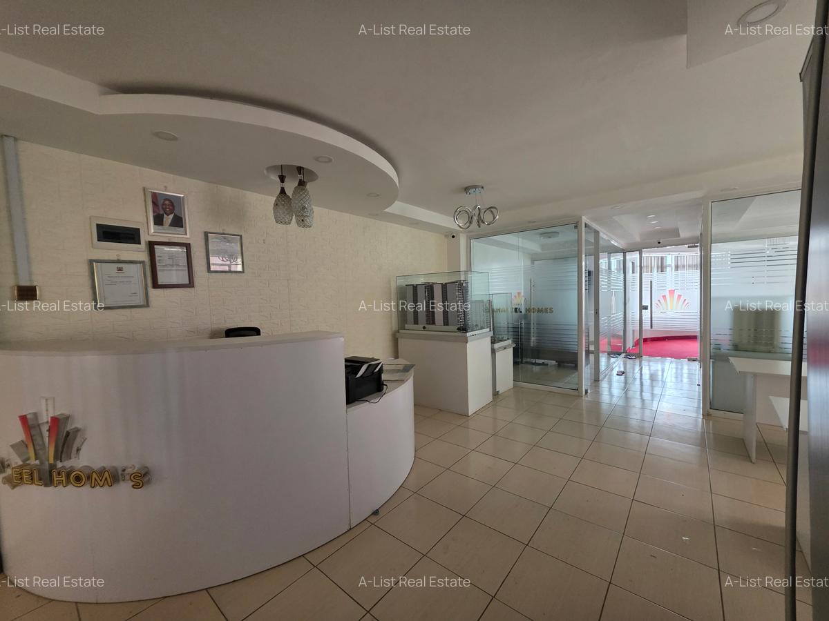 1,205 ft² Office with Service Charge Included at 3Rd Avenue Parklands - 1